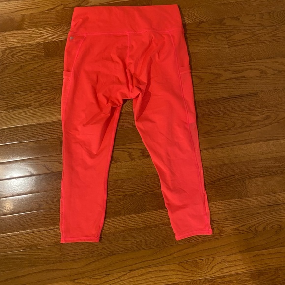 NEVER WORN! Fabletics Powerhold Leggings XL - Picture 2 of 3
